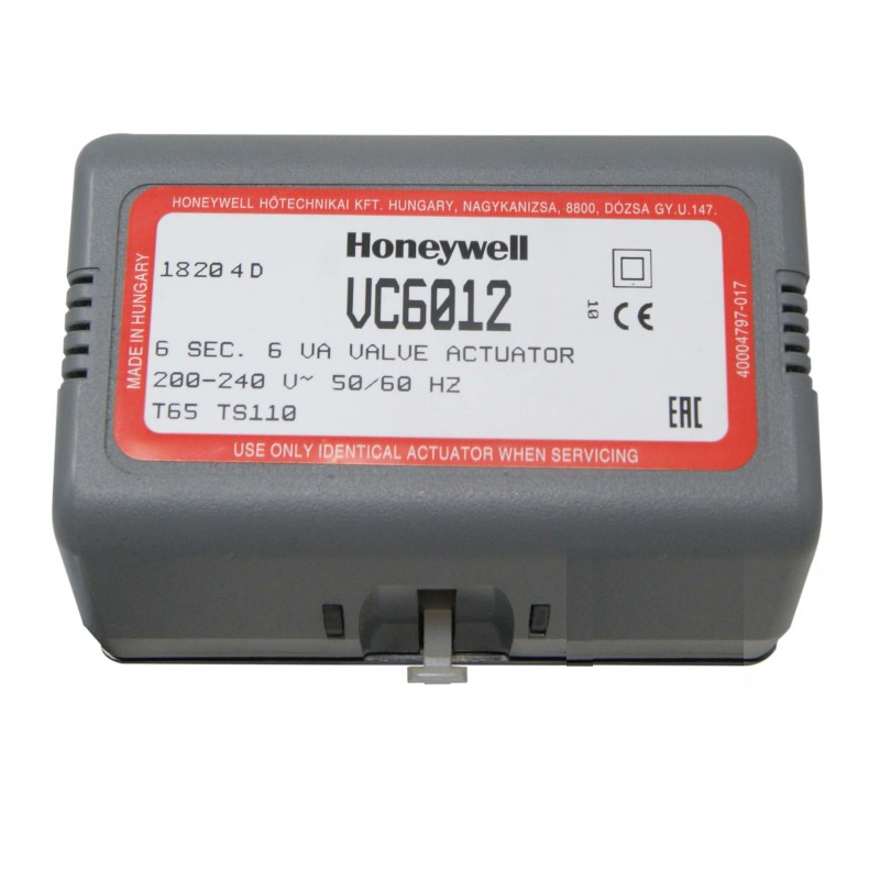 motore rettangolare grigio con etichetta