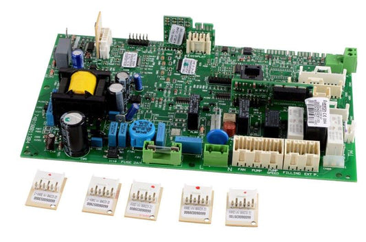 scheda elettronica verde con relè