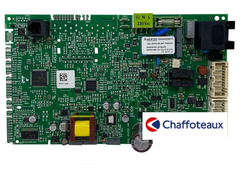 scheda elettronica verde rettangolare