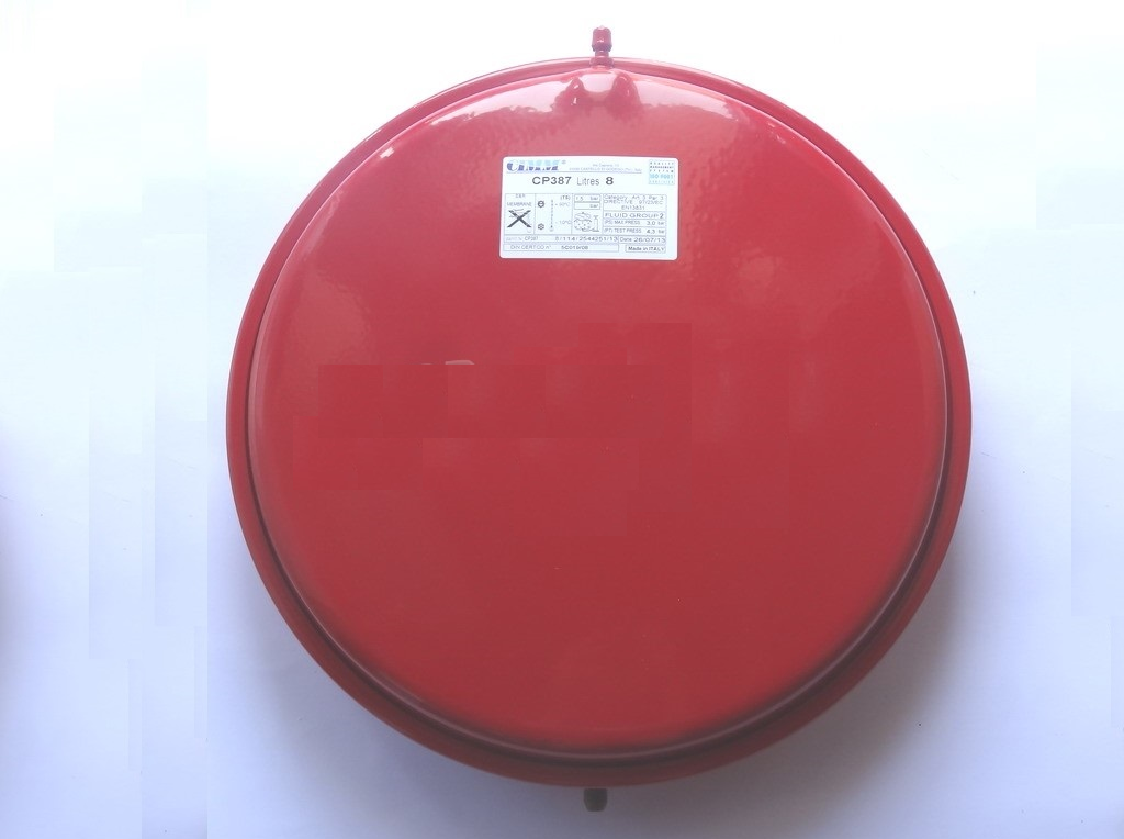 vaso di espansione rotondo rosso prodotto da cimm per caldaia beretta idra con capienza di 8 litri e attacco conico