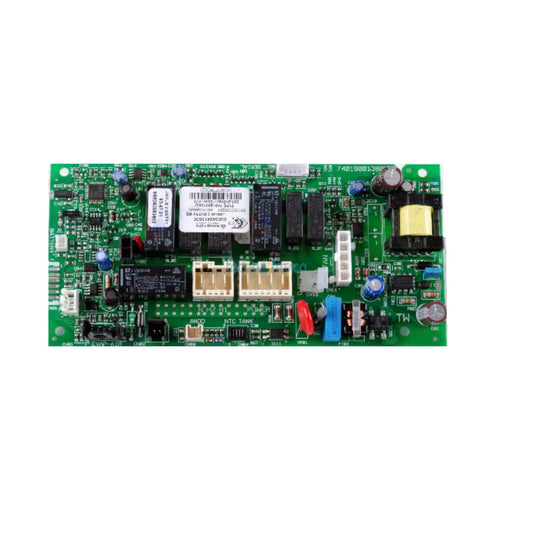 scheda elettronica verde con moduli elettronici